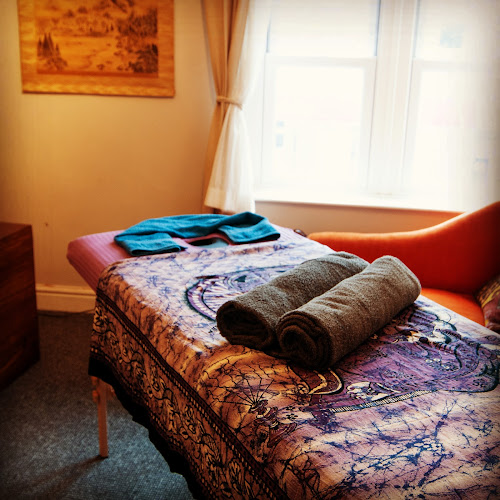 Reviews of Petal Talk Therapies in Bristol - Massage therapist