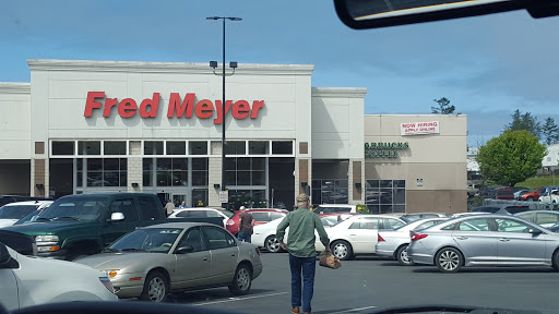 Grocery Store «Fred Meyer», reviews and photos, 325 5th St, Brookings, OR 97415, USA