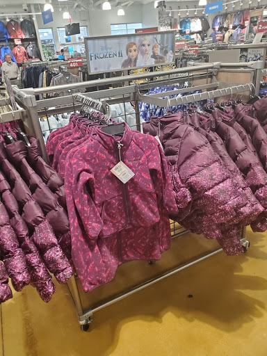 Sportswear Store «Columbia Sportswear Outlet Store - Orlando Premium Outlets», reviews and photos, 8166 Vineland Ave #1765, Orlando, FL 32821, USA