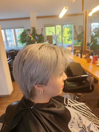 Friseur Salon: Der König In Bad Schallerbach