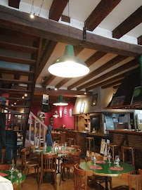 Atmosphère du Café et restaurant de grillades Restaurant le Guillotin à Bourges - n°6