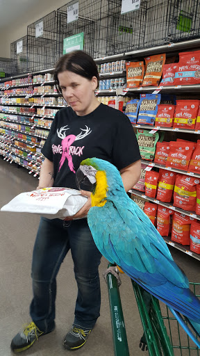 Pet Supply Store «Pet Supplies Plus», reviews and photos, 1791 W Columbia Ave, Battle Creek, MI 49015, USA