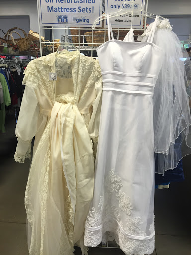 Thrift Store «St. Vincent de Paul Thrift Store and Donation Center», reviews and photos, 2300 Beechmont Ave, Cincinnati, OH 45230, USA