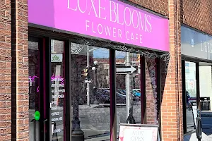 Luxe Blooms Flower Cafe image