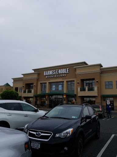Book Store «Barnes & Noble», reviews and photos, 91 Old Country Rd, Carle Place, NY 11514, USA