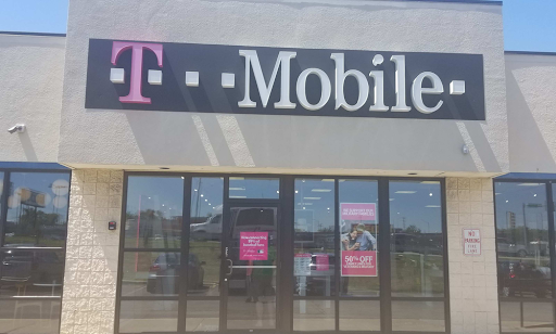Cell Phone Store «T-Mobile», reviews and photos, 1701 N Larkin Ave, Crest Hill, IL 60435, USA