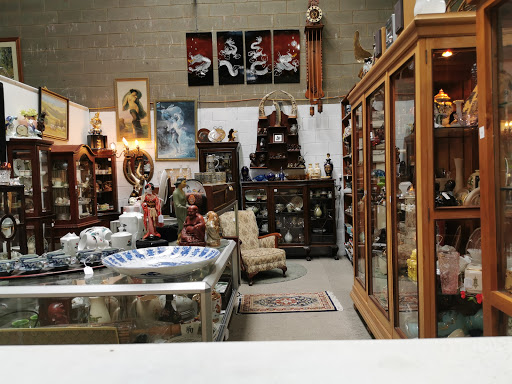 Antique shops in Melbourne