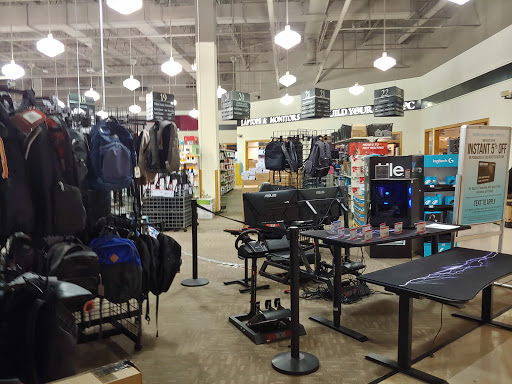 Computer Store «Micro Center», reviews and photos, 3089 Nutley St SW, Fairfax, VA 22031, USA