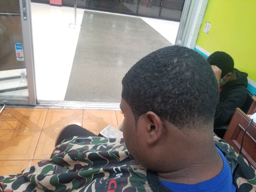 Hair Salon «Cut It Out!! Salon/Barbershop», reviews and photos, 1305 NW 40th Ave, Lauderhill, FL 33313, USA