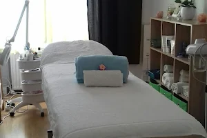 Strelitzia Kosmetik und Massage image