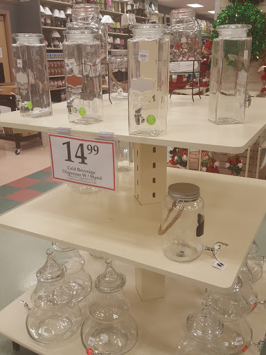 Home Goods Store «Christmas Tree Shops», reviews and photos, 92 Cluff Crossing Rd #11, Salem, NH 03079, USA