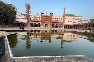 Fatehpuri Masjid image