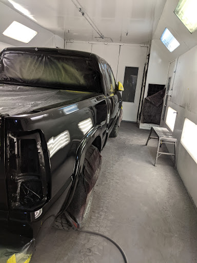 Auto Body Shop «Maaco Collision Repair & Auto Painting», reviews and photos, 907 Providence Blvd, Clarksville, TN 37042, USA