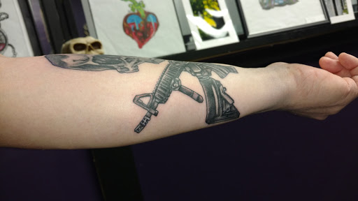 Tattoo Shop «Commitment Ink Tattoo & Body», reviews and photos, 1575 Thomaston Ave # 1, Waterbury, CT 06704, USA