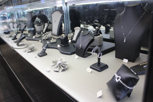 Coin Dealer «Kentuckiana Coin and Jewelry», reviews and photos, 1305 Veterans Pkwy Suite 600, Clarksville, IN 47129, USA