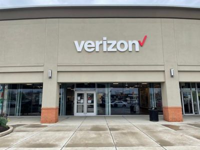 Cell Phone Store «Verizon», reviews and photos, 1950 E Greyhound Pass #14, Carmel, IN 46033, USA