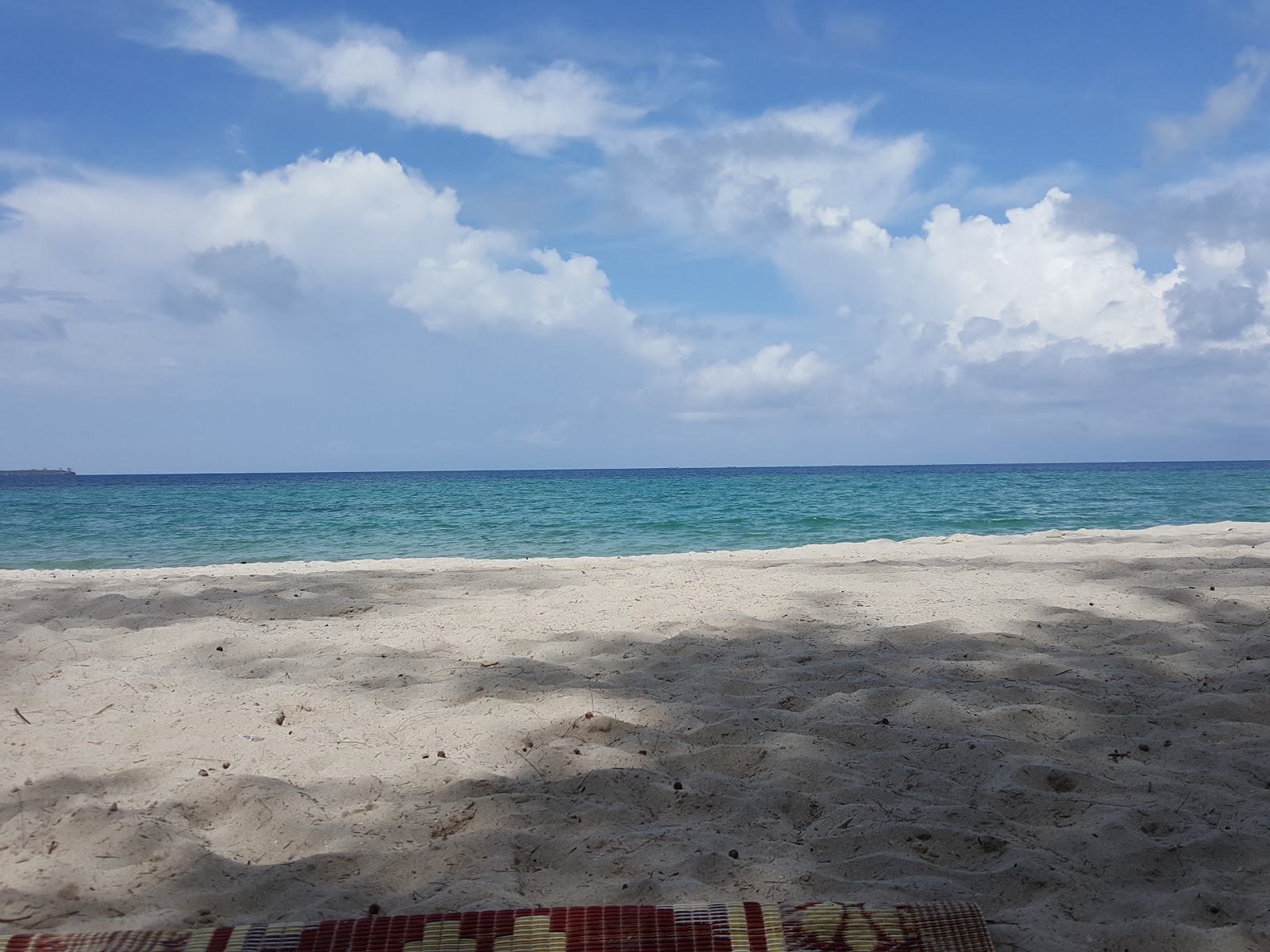 Mboamaji Beach'in fotoğrafı turkuaz su yüzey ile