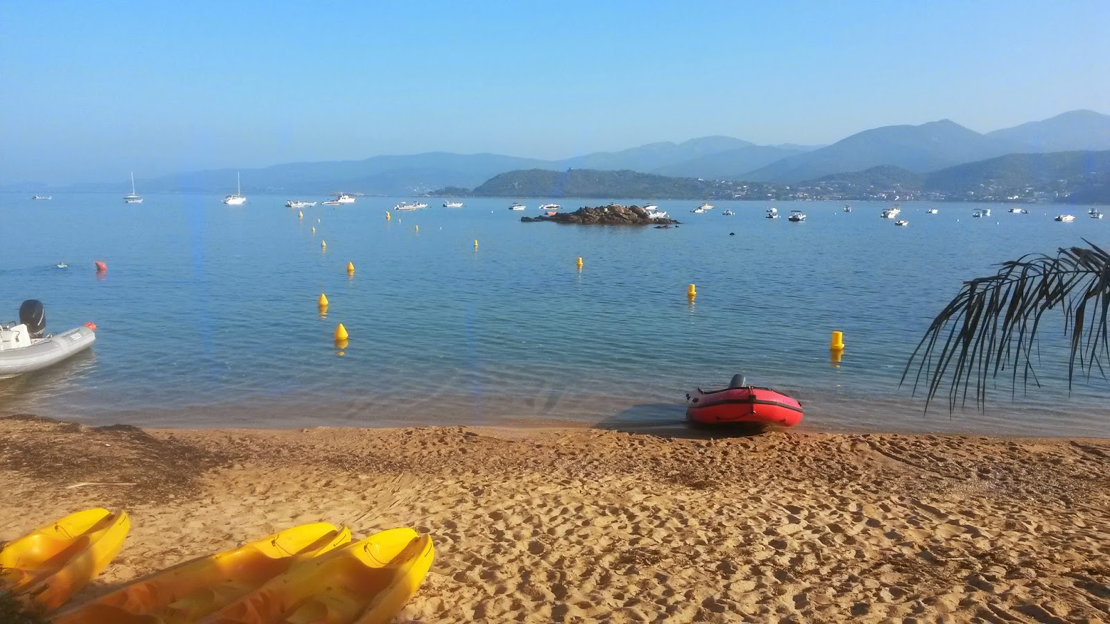 Foto de Orcino Marine con arena fina beige superficie