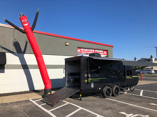 Motorcycle Dealer «Station Park Honda Powersports & RV center», reviews and photos, 830 S 9th St, Louisville, KY 40203, USA
