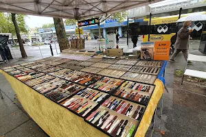 Flea market Hermann-Ehlers-Platz image