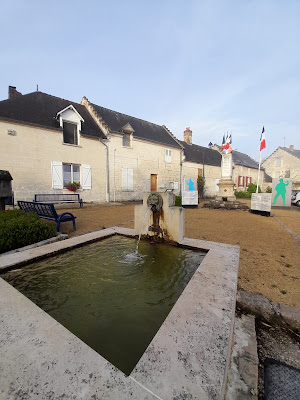 Place de la Fontaine (20 places) à Ressons-le-Long