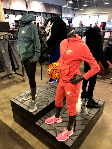Sporting Goods Store «Nike Factory Store», reviews and photos, 20 Killingworth Tpke #155, Clinton, CT 06413, USA