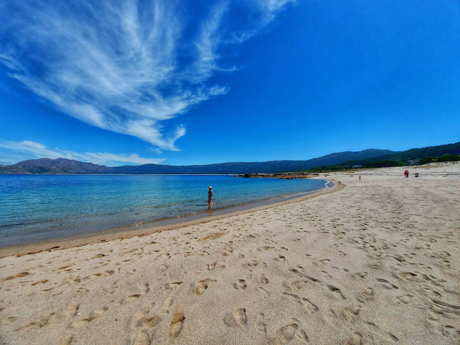 Fotografie cu Praia do Mar de Lira cu o suprafață de apă pură albastră