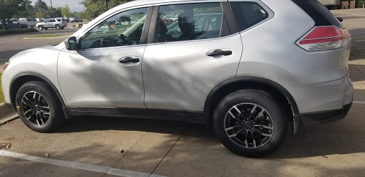 Tire Shop «Discount Tire Store - Longmont, CO», reviews and photos, 379 S Hover Rd, Longmont, CO 80501, USA