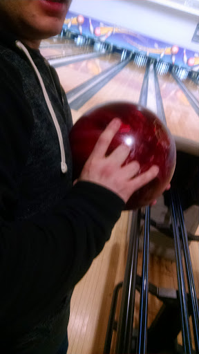 Bowling Alley «Showplace Entertainment Center», reviews and photos, 141 E Service Rd, Staten Island, NY 10314, USA