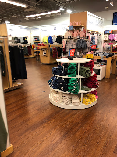 Clothing Store «Gap Outlet», reviews and photos, 100 Premium Outlets Blvd #100, Hagerstown, MD 21740, USA