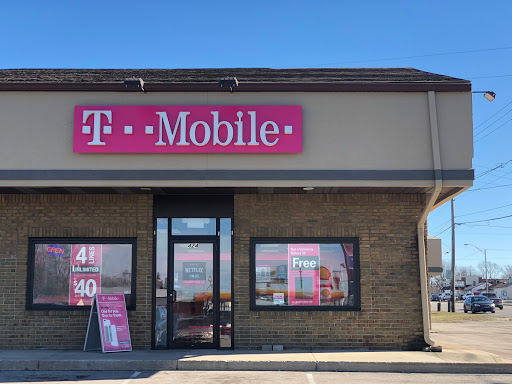 Cell Phone Store «T-Mobile», reviews and photos, 424 E McGalliard Rd, Muncie, IN 47303, USA