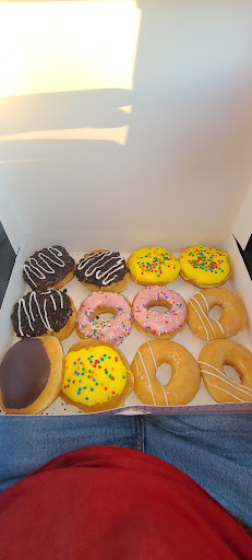 Bakery «Krispy Kreme Doughnuts», reviews and photos, 2900 S 108th St, Milwaukee, WI 53227, USA