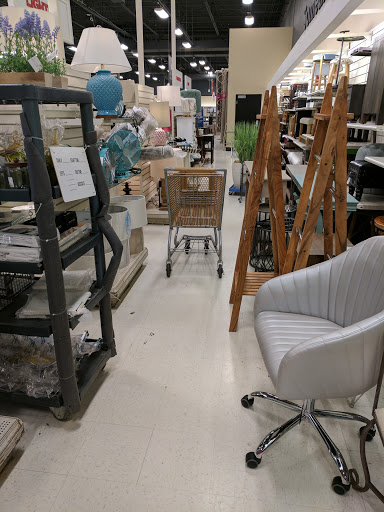 Department Store «Marshalls & HomeGoods», reviews and photos, 14135 Hall Rd, Utica, MI 48315, USA