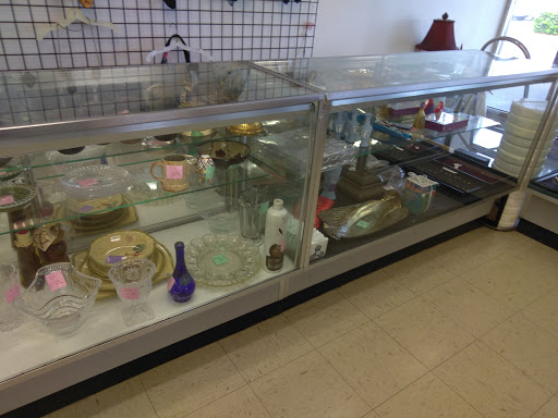 Shopping Mall «Freedom Village Shopping Center», reviews and photos, 1039 Alleghany St, Charlotte, NC 28208, USA