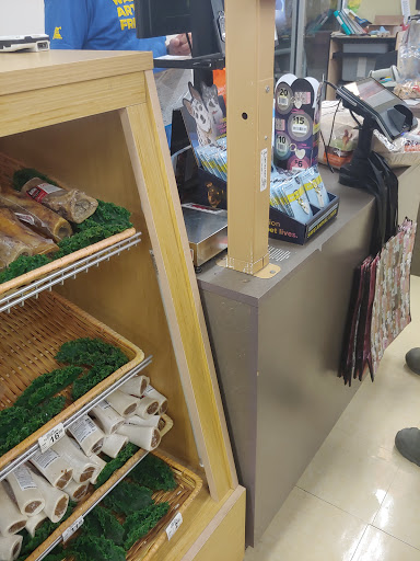 Pet Supply Store «Petco Animal Supplies», reviews and photos, 4908 Kingston Pike, Knoxville, TN 37919, USA