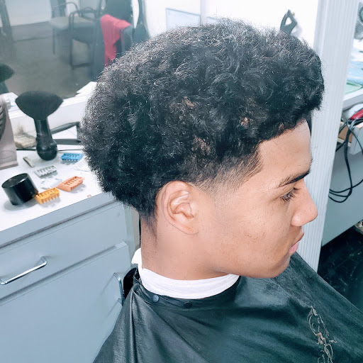 Barber Shop «Fade Away Barber & Beauty», reviews and photos, 8104 S Tacoma Way, Tacoma, WA 98499, USA