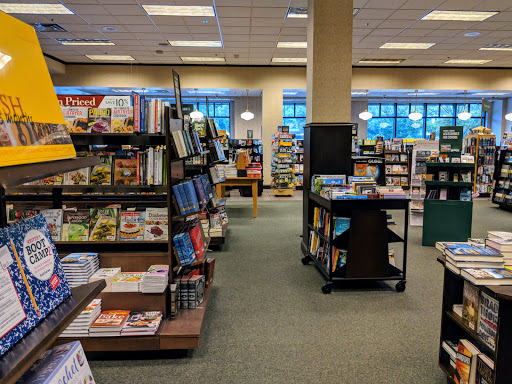 Book Store «Barnes & Noble Booksellers Crabtree Mall», reviews and photos, 4325 Glenwood Ave, Raleigh, NC 27612, USA