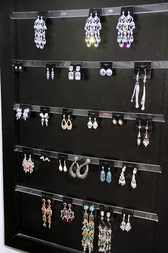 Formal Wear Store «Winning Crown Boutique», reviews and photos, 11046 Elm St, Omaha, NE 68144, USA