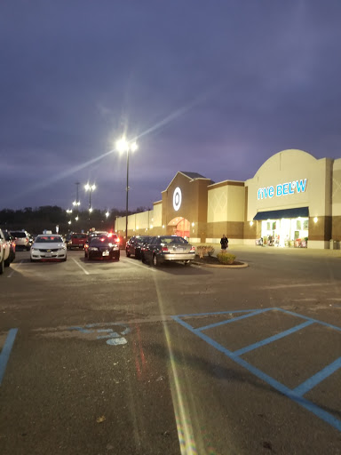 Department Store «Target», reviews and photos, 197 Gravois Bluffs Plaza Dr, Fenton, MO 63026, USA