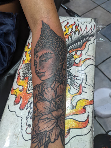 Tattoo Shop «Midwest Tattoo Company», reviews and photos, 5605 N Keystone Ave, Indianapolis, IN 46220, USA