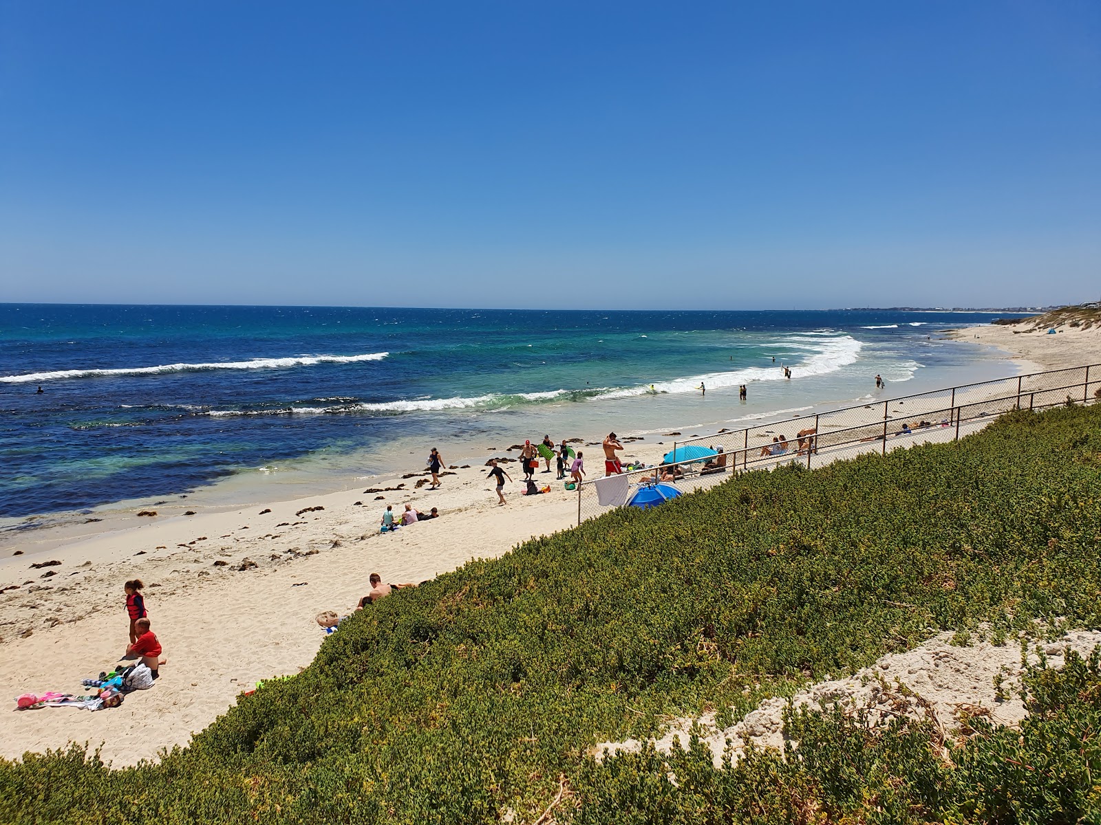 Foto van Mettams Pool Beach II met beige zand oppervlakte