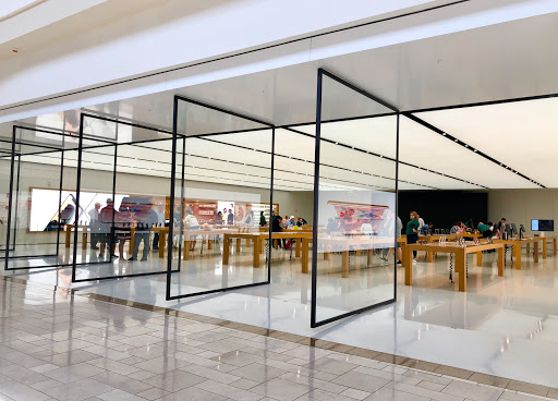 Shopping Mall «The Shops at Chestnut Hill», reviews and photos, 199 Boylston St, Chestnut Hill, MA 02467, USA