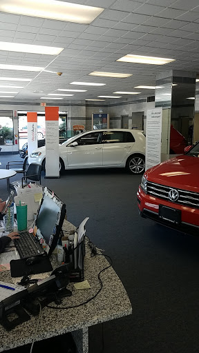 Volkswagen Dealer «Mitchell Volkswagen», reviews and photos, 51 Albany Turnpike, Canton, CT 06019, USA