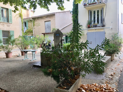 Place de la Fontaine à Saint-Martin-de-la-Brasque