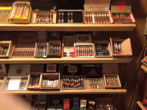 Tobacco Shop «Stogies Cigar Lounge», reviews and photos, 230 W Pine St, Lodi, CA 95240, USA