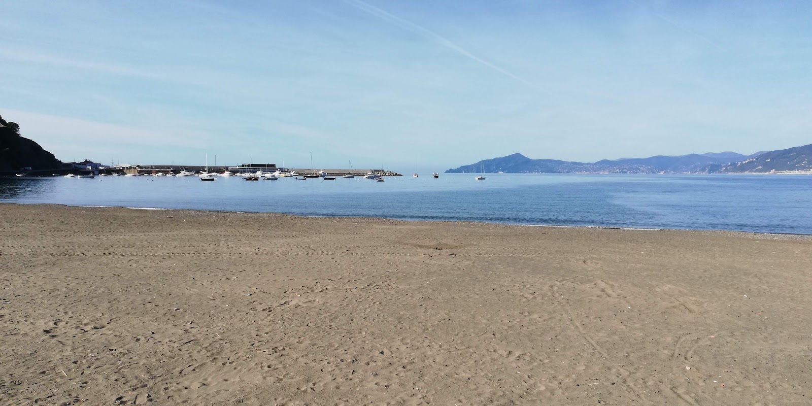 Fotografie cu Spiaggia Sestri Levante zonele de facilități