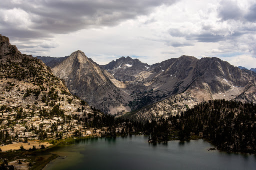 Kearsarge Pass Trailhead