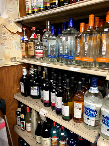 Liquor Store «West Hills Wines & Liquors», reviews and photos, 1720 New York Ave, Huntington Station, NY 11746, USA