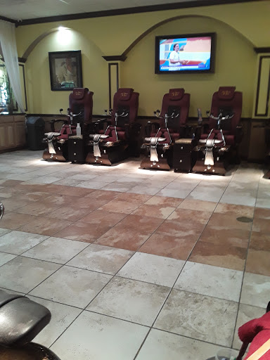 Shopping Mall «Riverdale Plaza Shopping Center», reviews and photos, 1044 W Mercury Blvd, Hampton, VA 23666, USA