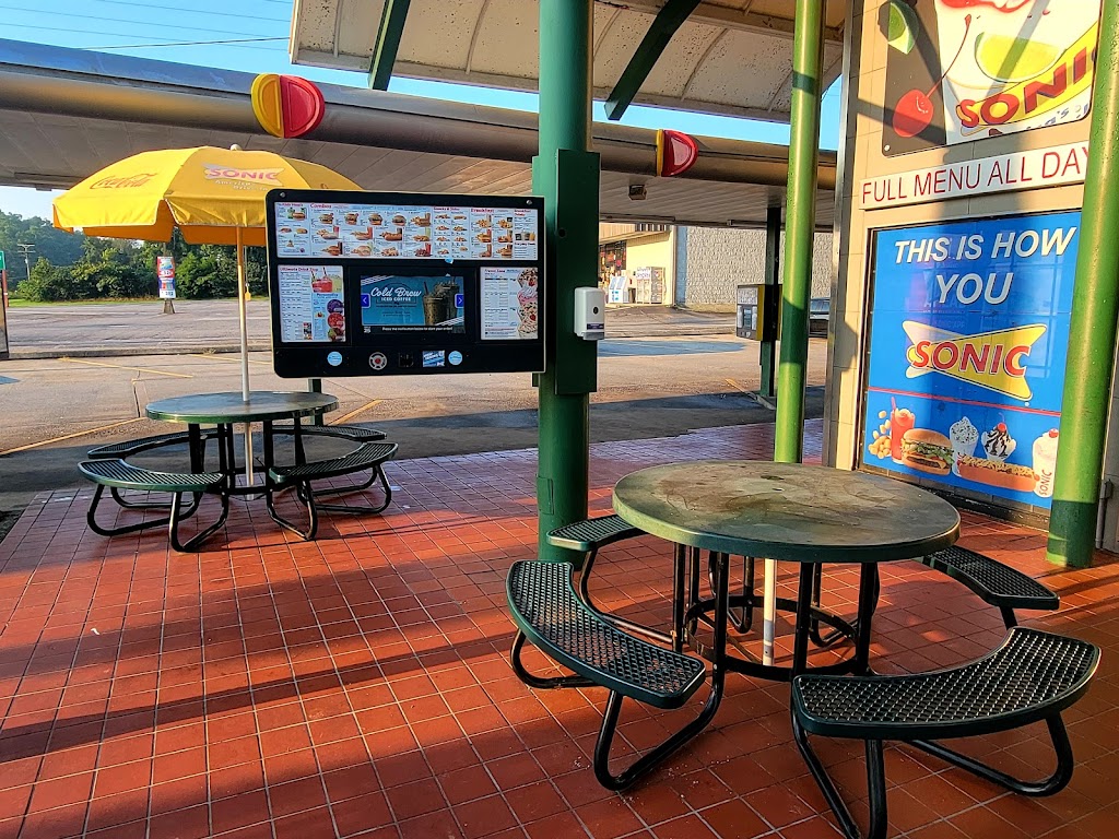 Sonic Drive-In 37033